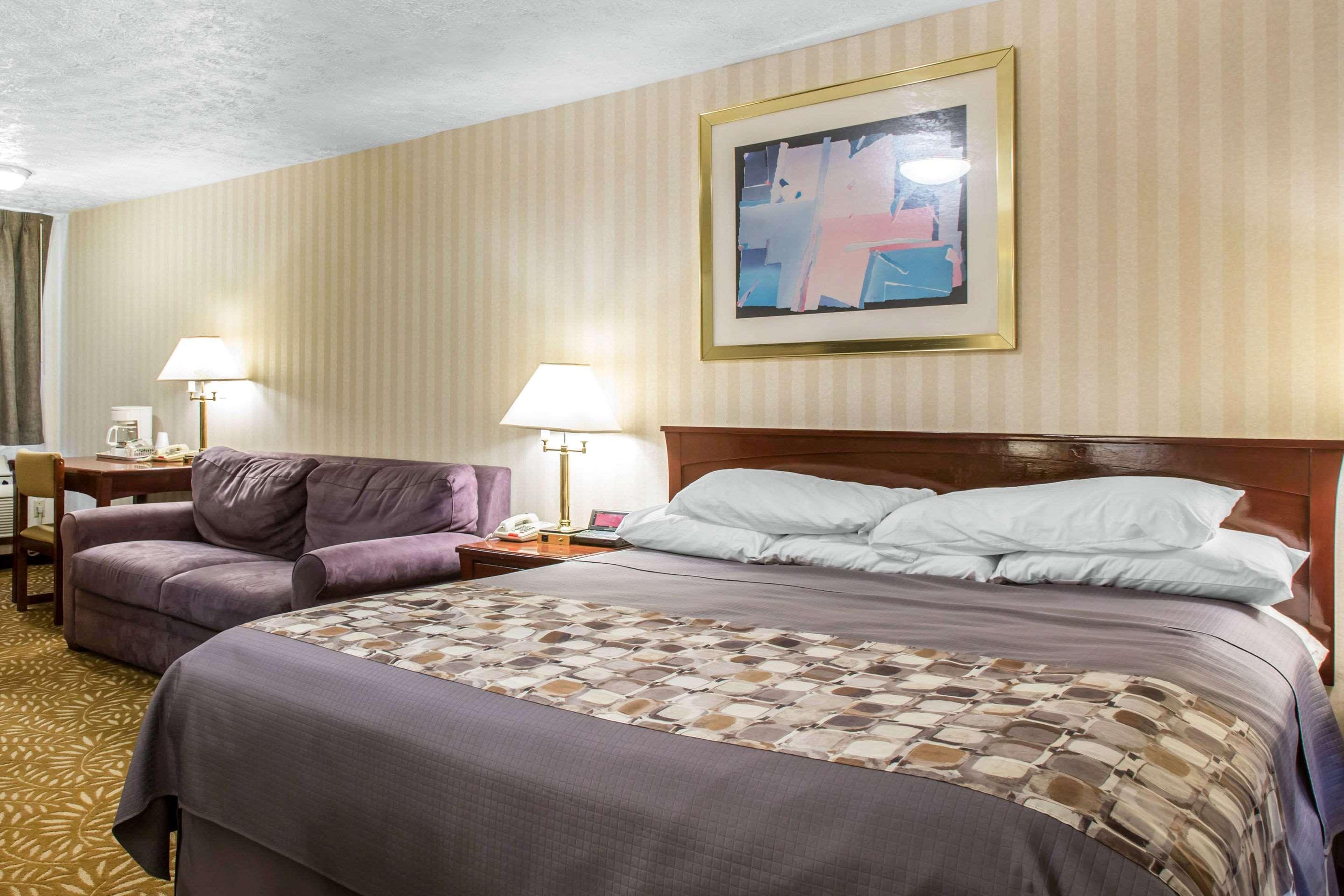 Rodeway Inn & Suites Branford - Guilford Bagian luar foto
