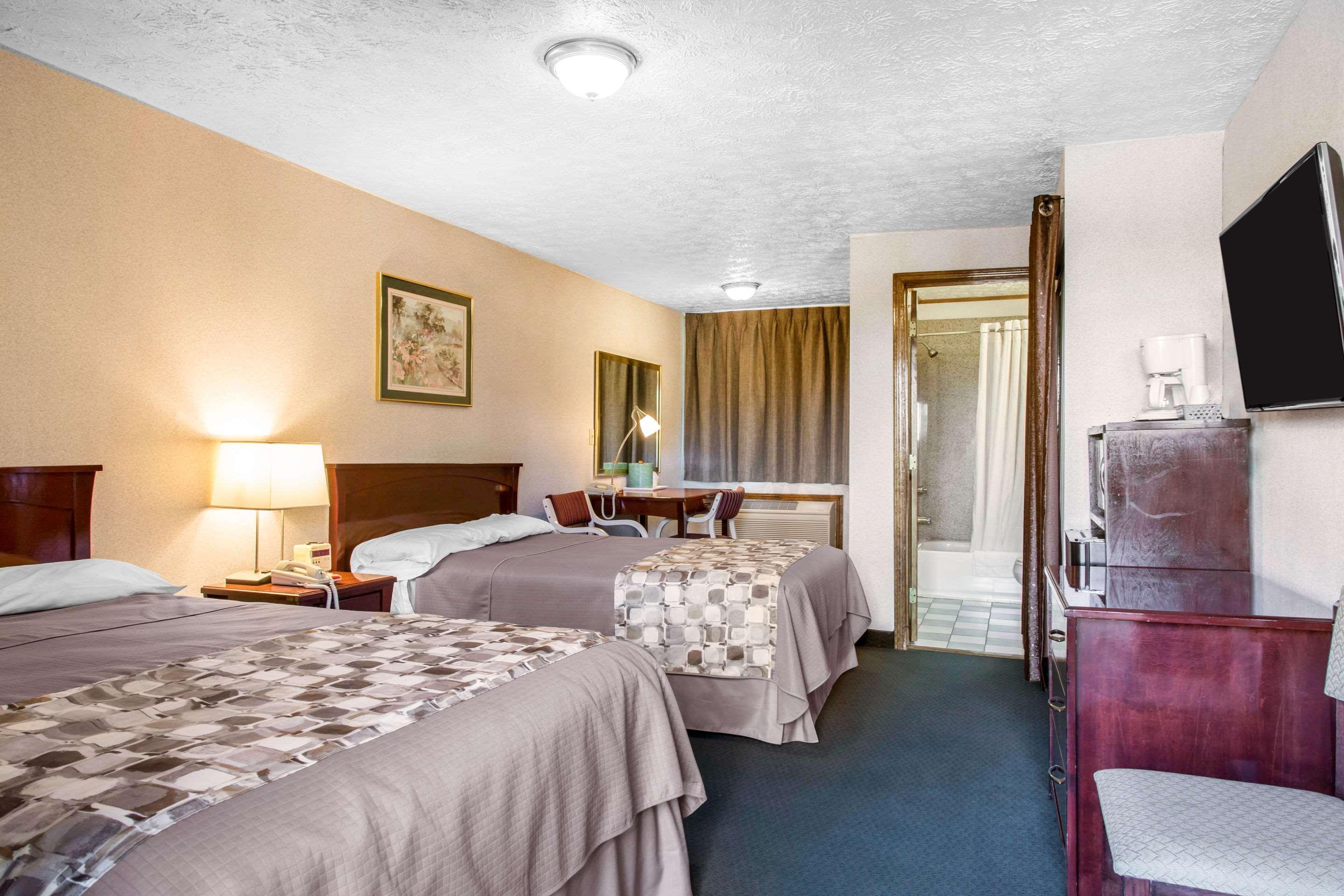 Rodeway Inn & Suites Branford - Guilford Bagian luar foto